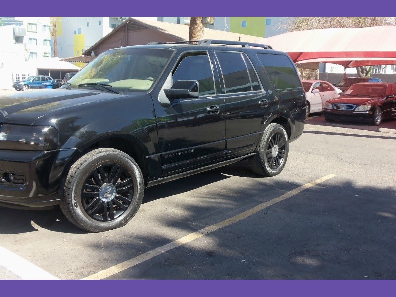 Lincoln Navigator 2008 price $8,900