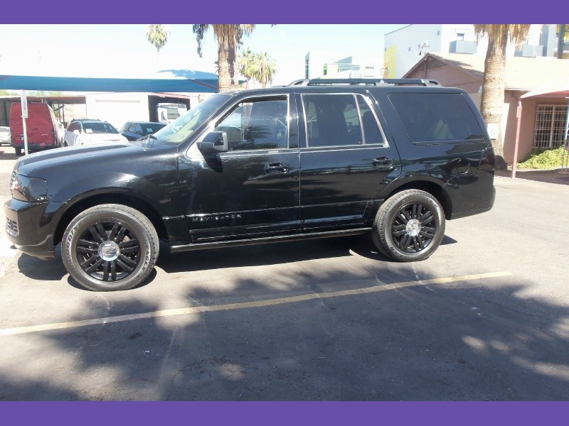 Lincoln Navigator 2008 price $8,900