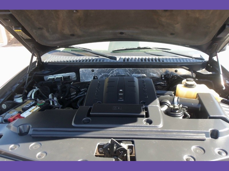 Lincoln Navigator 2008 price $8,900