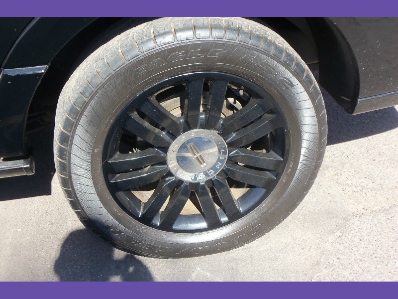 Lincoln Navigator 2008 price $8,900