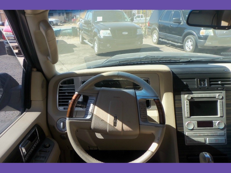 Lincoln Navigator 2008 price $8,900