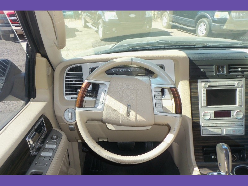 Lincoln Navigator 2008 price $8,900