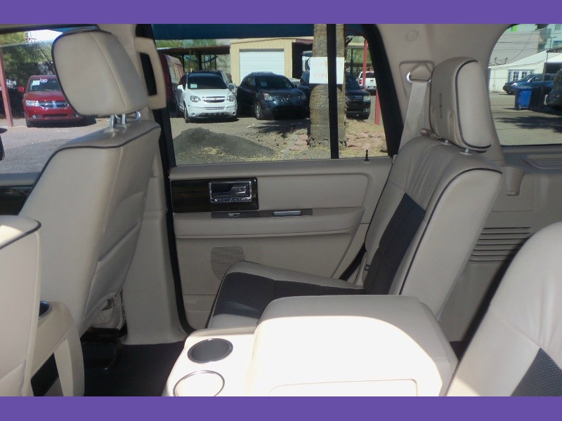 Lincoln Navigator 2008 price $8,900