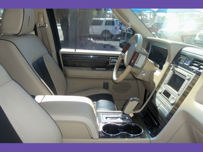 Lincoln Navigator 2008 price $8,900