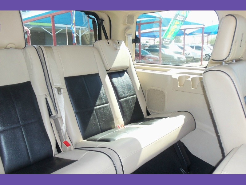 Lincoln Navigator 2008 price $8,900